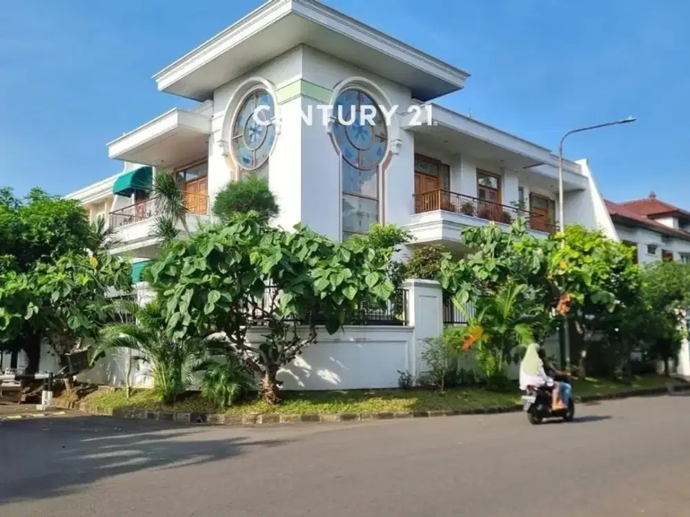 Rumah Mewah Bergaya Classic Dijual Di Lokasi Di Jakarta Barat