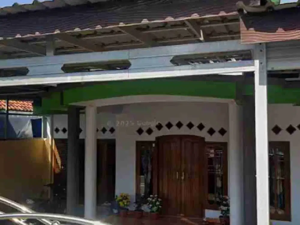 rumah luas bonus meja tamu jati dan meja makan