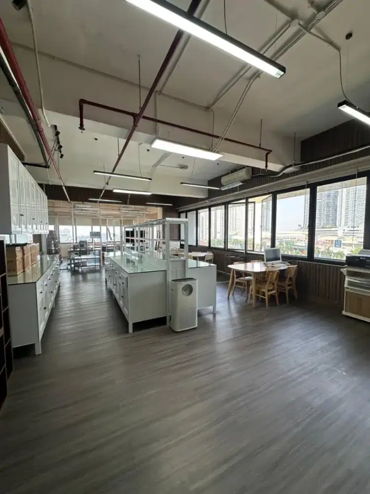 DISEWAKAN 2 UNIT JEJER KANTOR DI SPAZIO TOWER DEPAN PAKUWON MALL