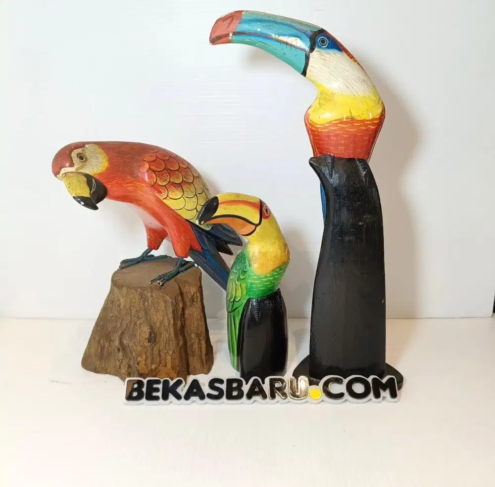 Patung Burung Tropis Hiasan Meja (burung nuri/makaw dan burung toucan)