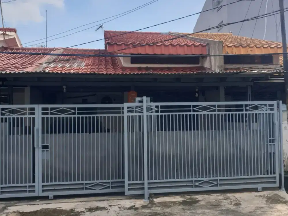 DIJUAL RUMAH BAGUS SEMI FURNISH HADAP UTARA LOKASI BEBAS BANJIR HARGA TERMURAH DI CITRA GARDEN 1