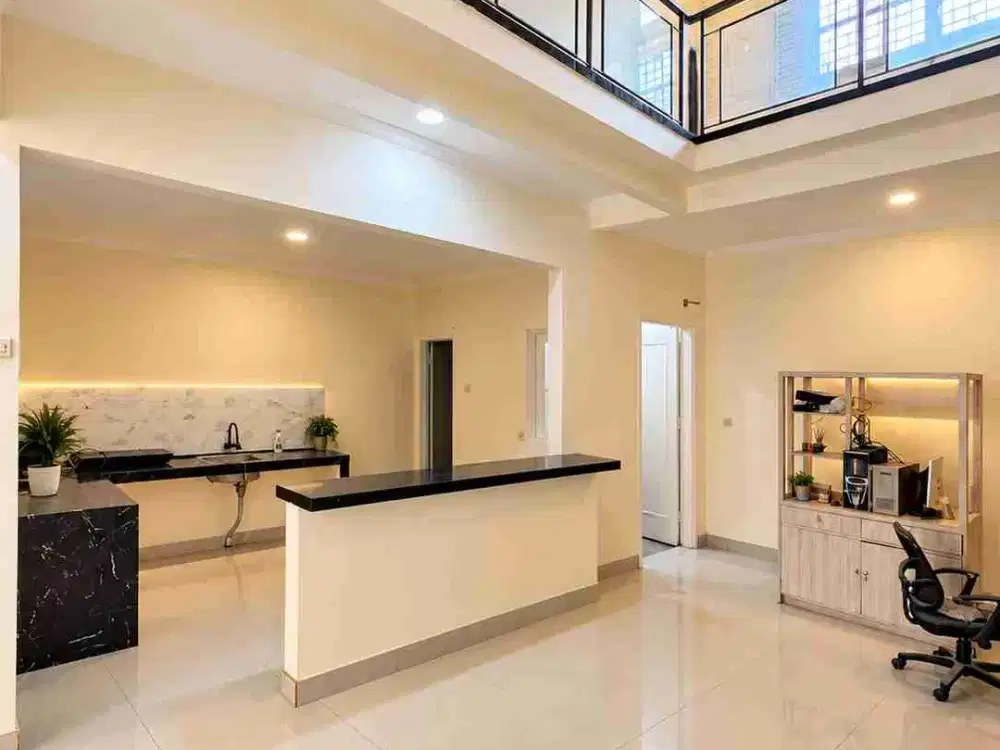 Dijual Rumah 2 Lantai Siap Huni di Taman Palem Lestari