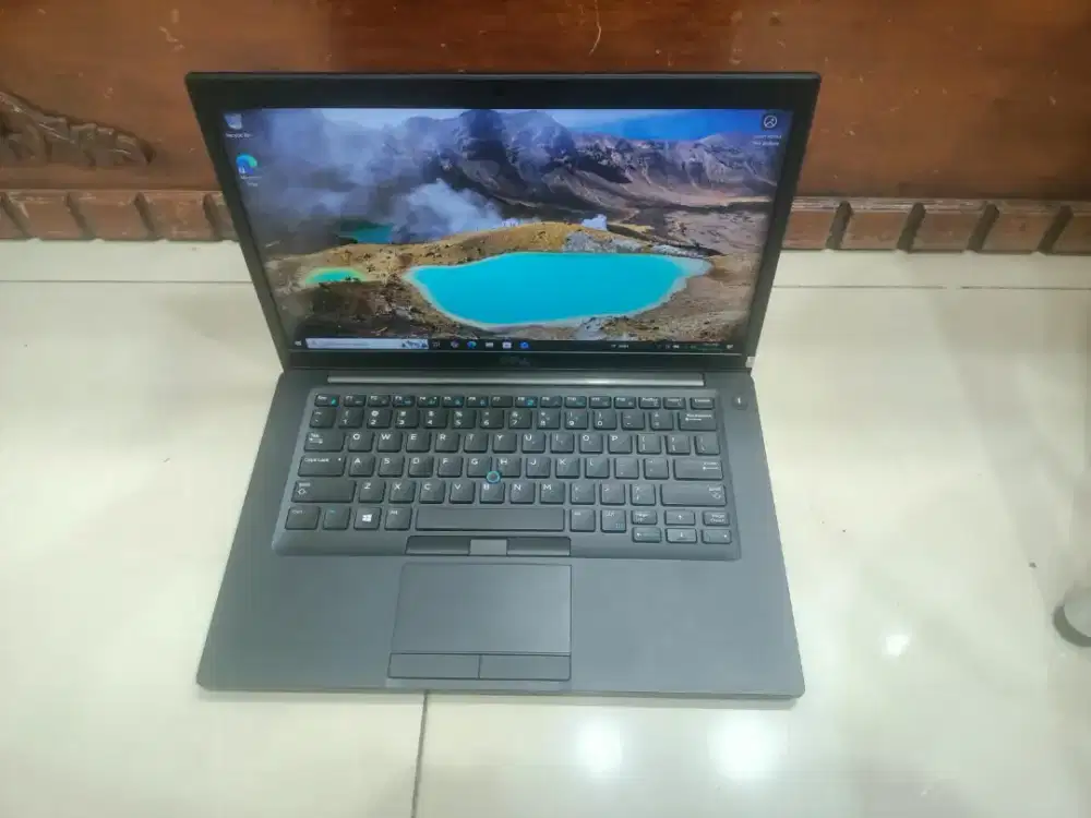 Lactop dell latitude 7490 ram 8 SSD 256 gen 8 mlus unit SM charger aja