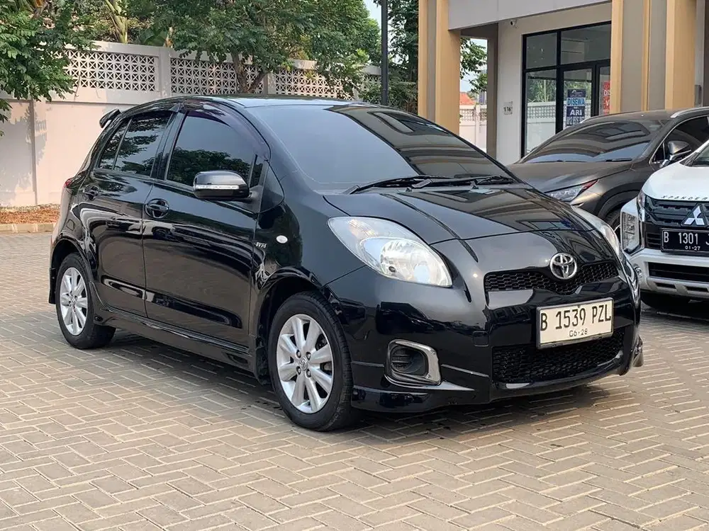 [LOW KM] Toyota Yaris 1.5 E AT 2013 Record Toyota