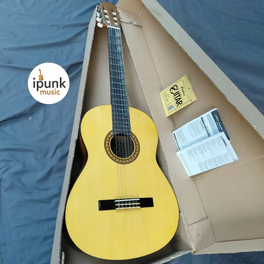 Yamaha C315 Original Gitar Klasik bonus Senar baru Nylon