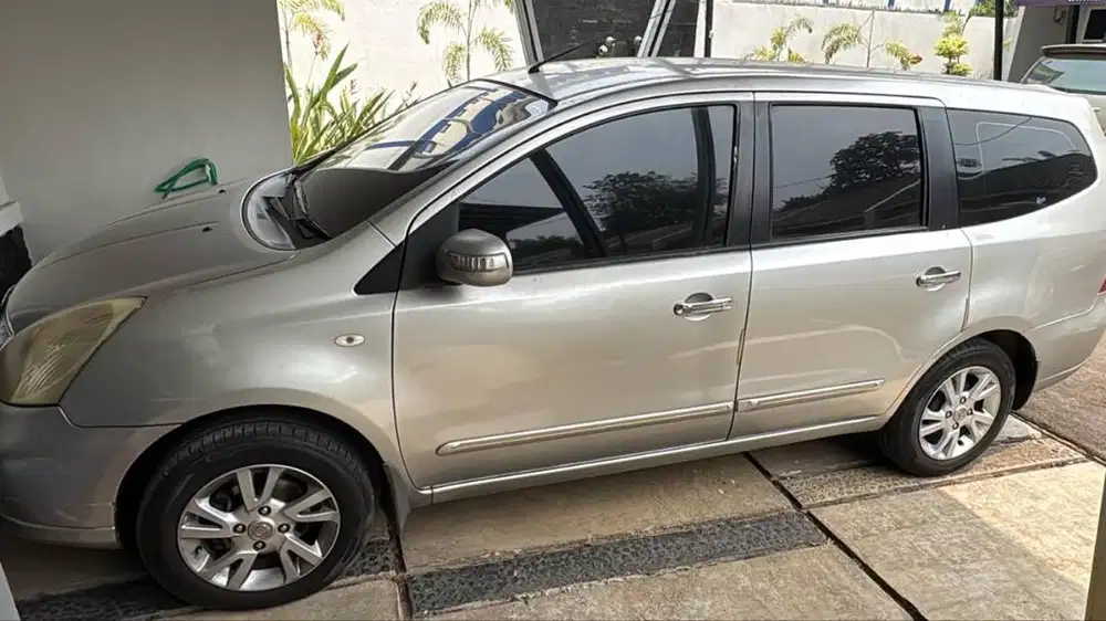 DIJUAL GRAND LIVINA XV ULTIMATE 2011 - AT