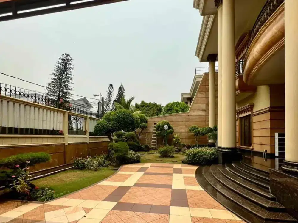 Dijual rumah mewah luas 1.000 m2 hadap selatan lantai full marmer dekat danau sunter di danau indah barat sunter Jakarta Utara