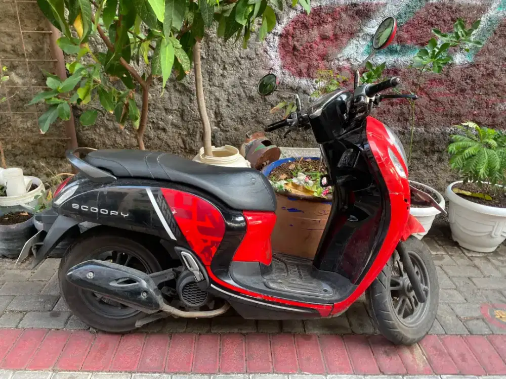 Scoopy Sporty Merah 2021