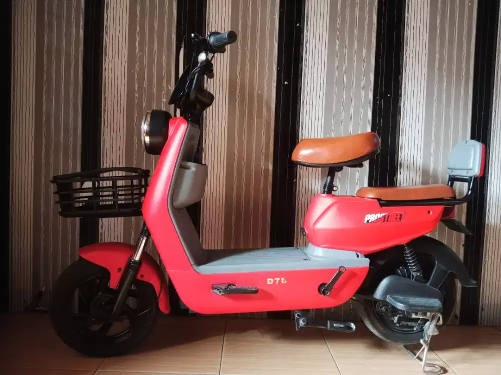 Sepeda listrik UWINFLY