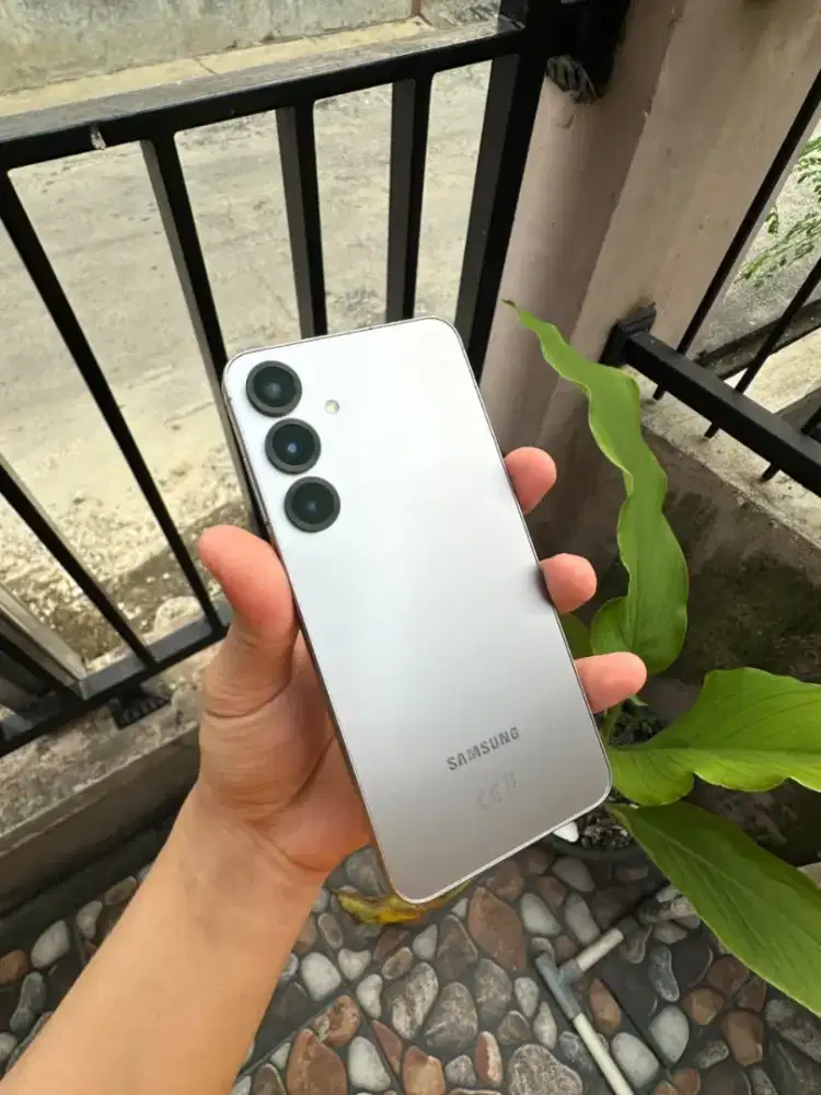 samsung S25+ 12/256gb