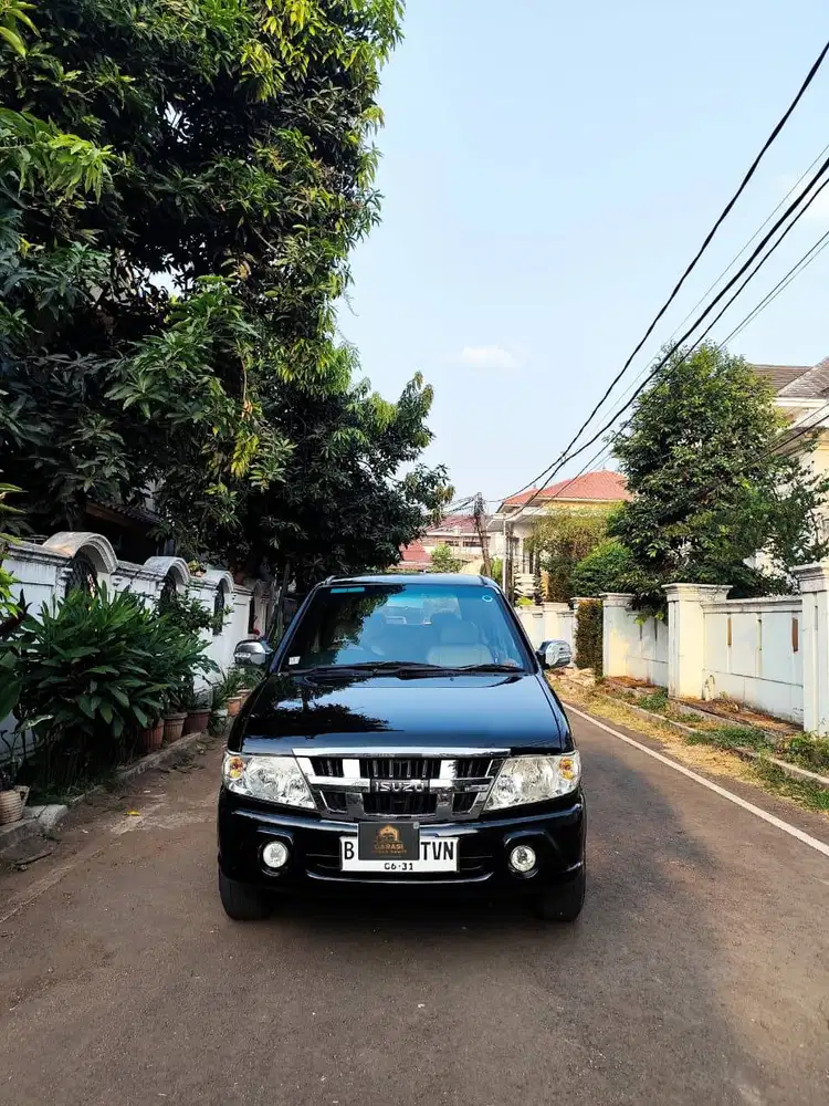 Isuzu Panther LS Turbo Diesel 2.5L. 2012 Manual Istimewa Panter