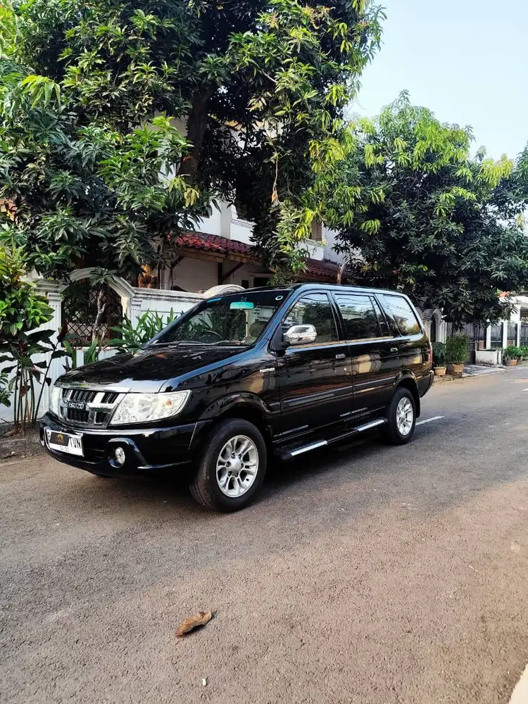 Isuzu Panther LS Turbo Diesel 2.5L. 2012 Manual Istimewa Panter