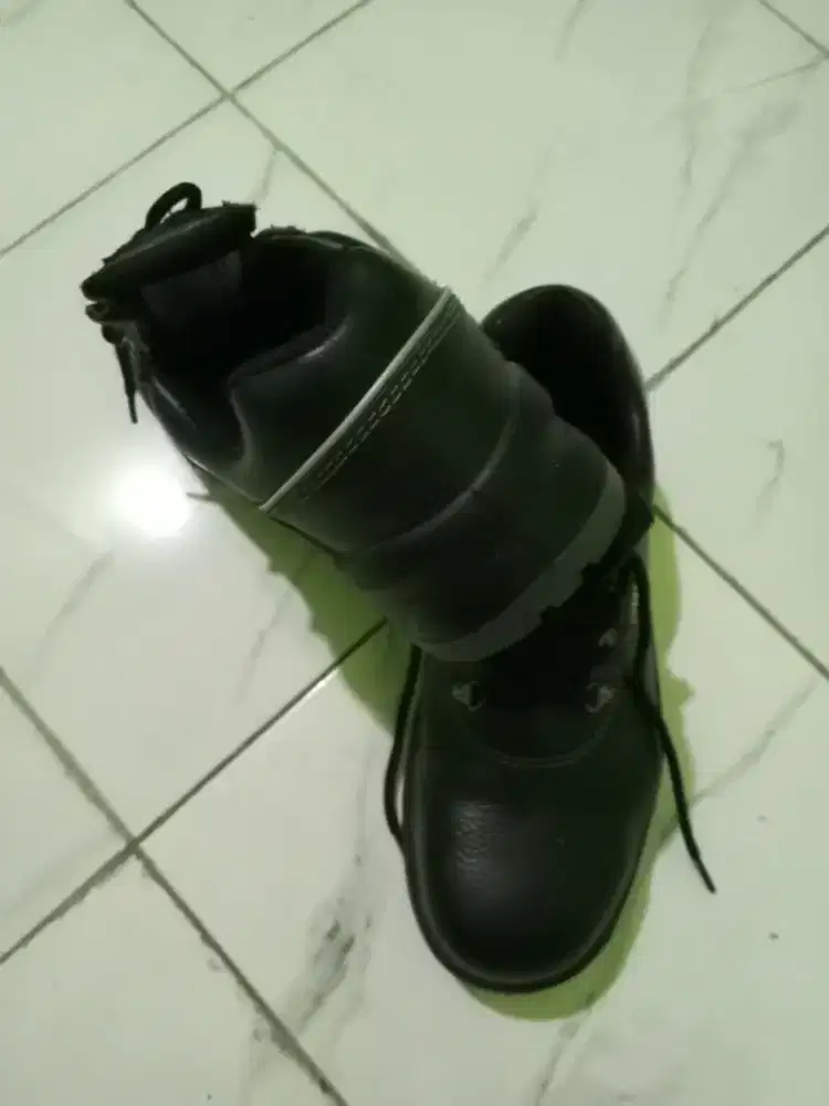 SEPATU SAFETY CHEETAH 7012H