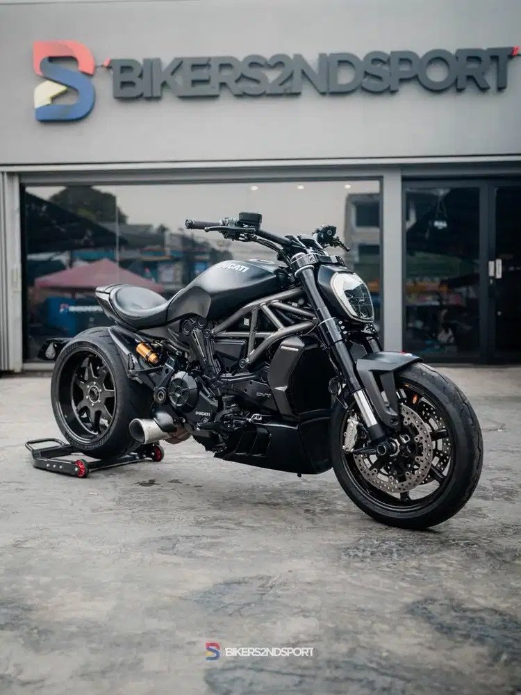 DUCATI X-DIAVEL BLACK 2016