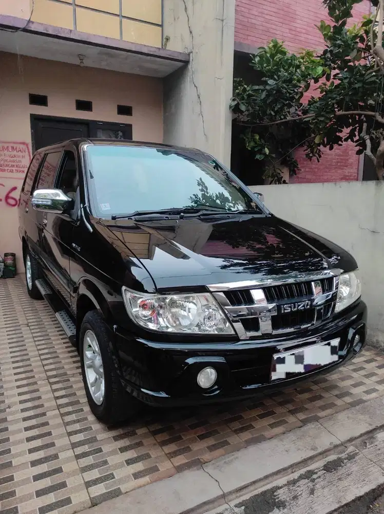 Isuzu Panther LS Turbo Diesel 2.5L. 2012 Manual Istimewa Panter