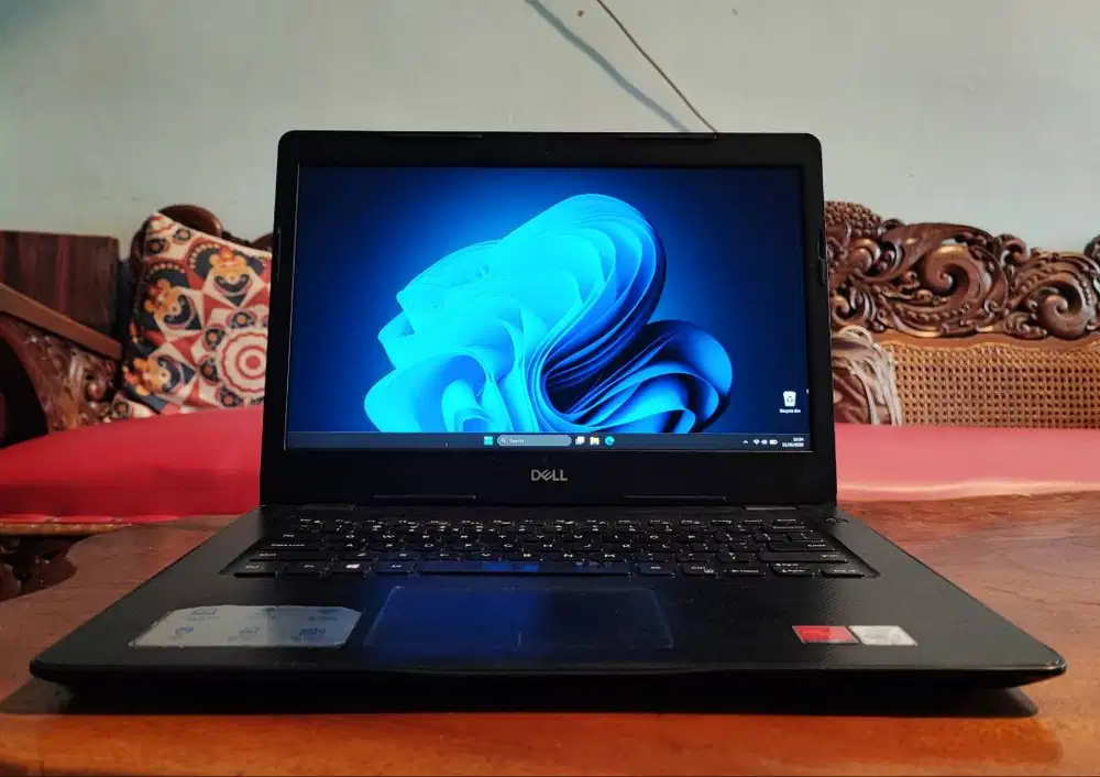 Laptop Design Dell Intel Core i7 10th VGA AMD 610 RAM 8GB SSD 256GB