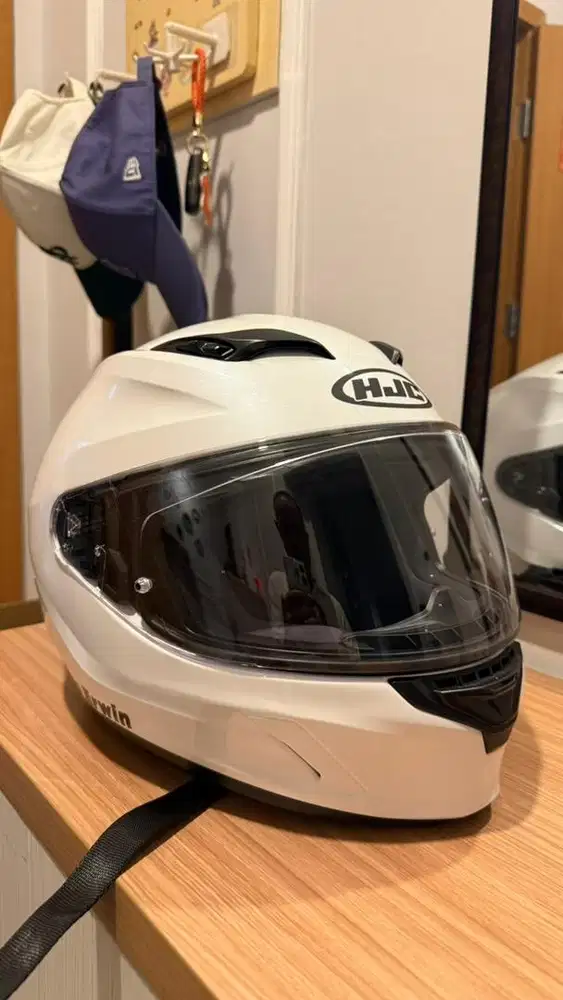 HJC i11 like new XL