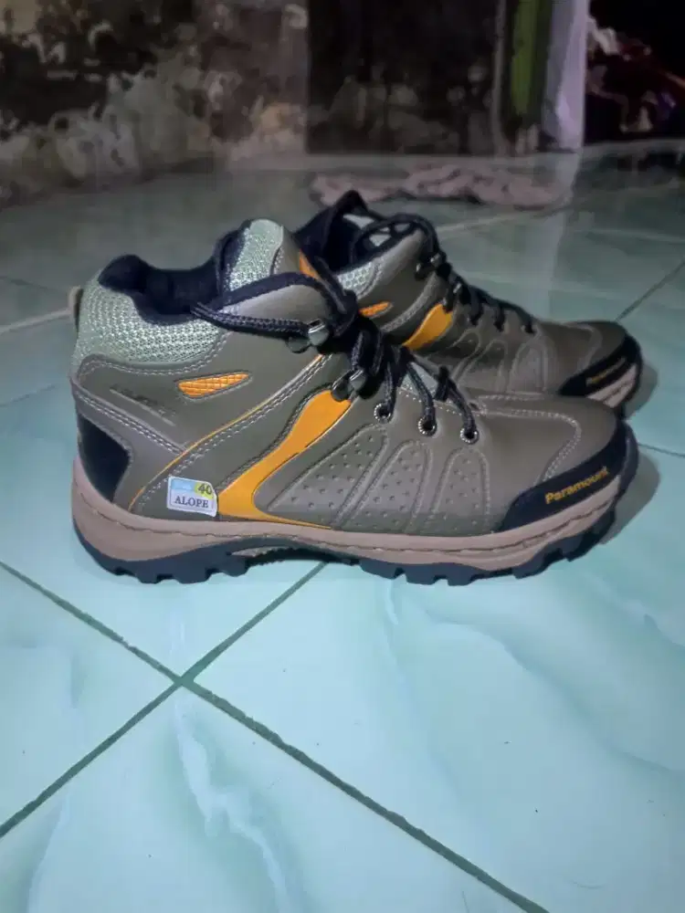 sepatu gunung sudah disol