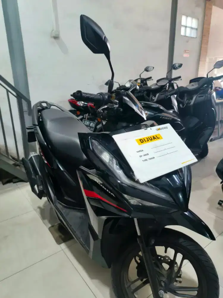 Vario 125 2024 Hitam