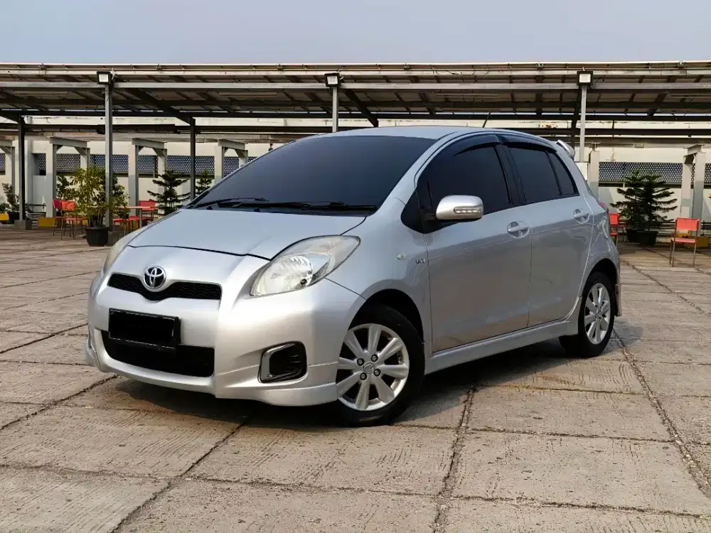 Toyota Yaris E 1.5 AT 2012