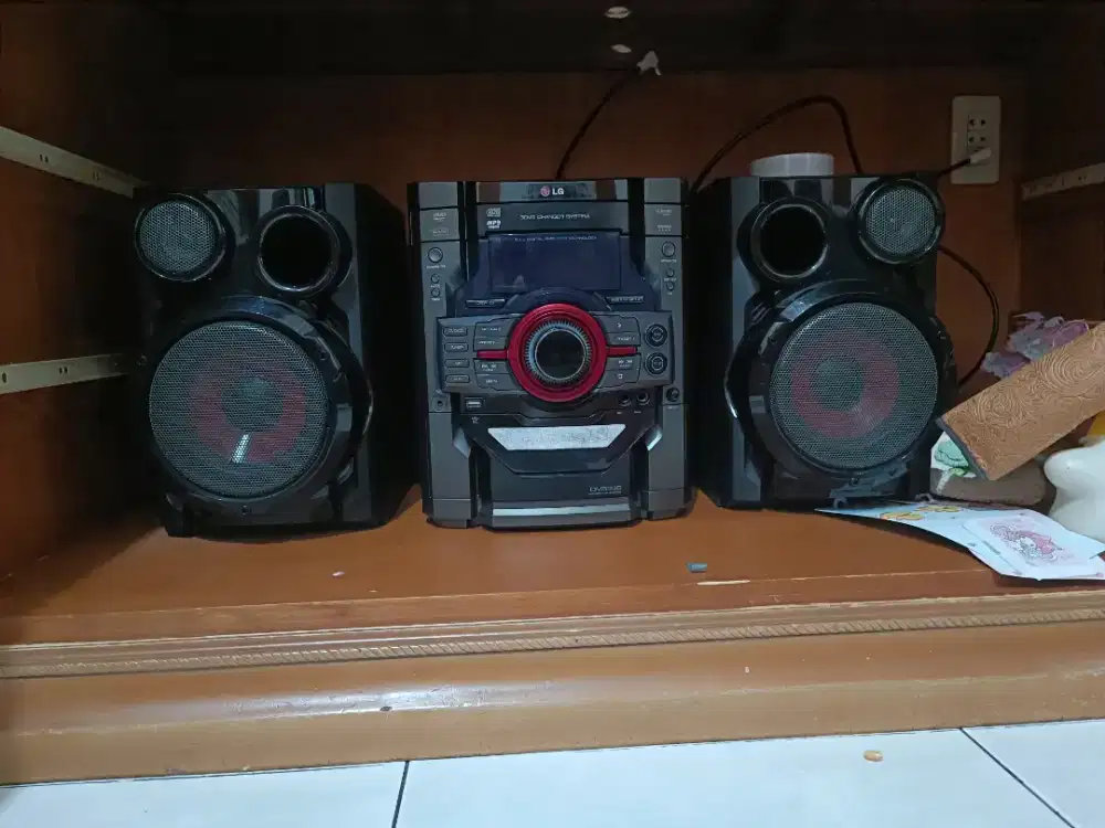 LG mini hifi  speaker bass DM 5330