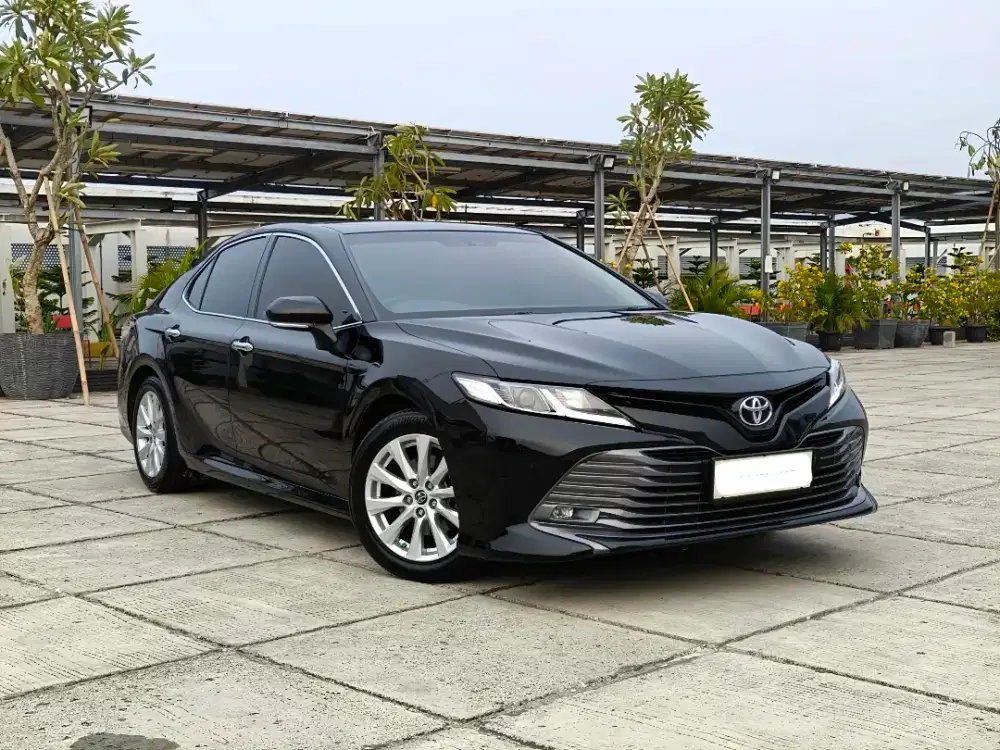 Toyota Camry V 2.5 AT 2019