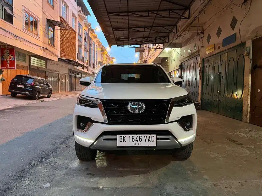 Odo 15xxx. Toyota Fortuner G diesel manual 2022