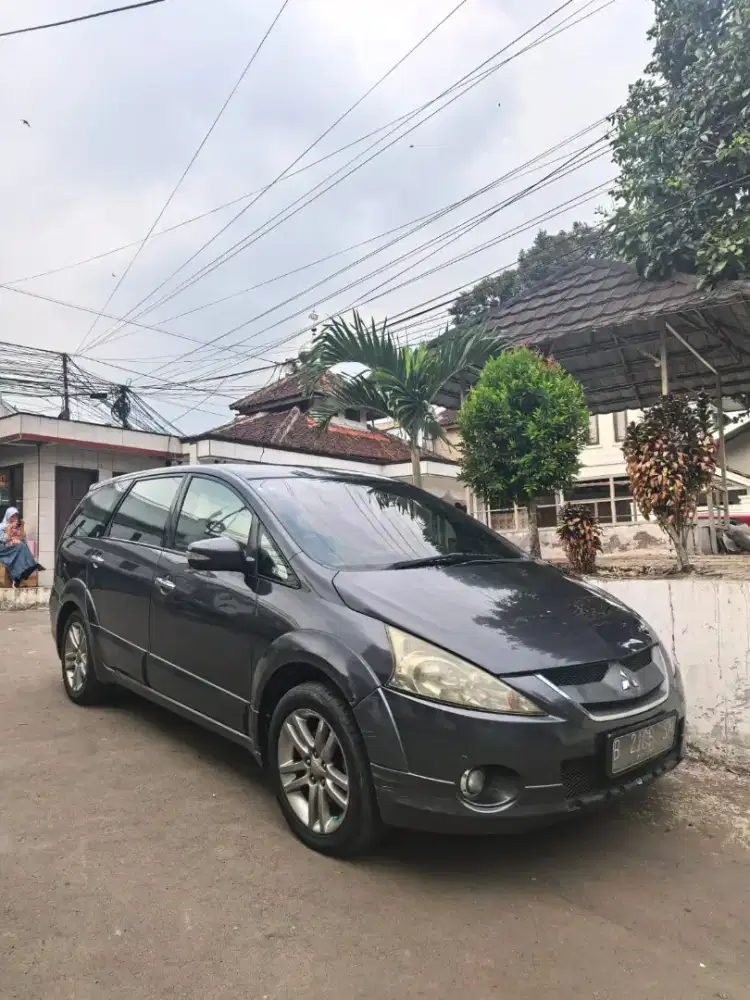 Mitsubishi grandis 2010 AT