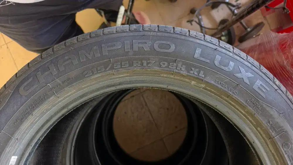 GT RADIAL CHAMPIRO LUXE 215/55 R17 98H XL