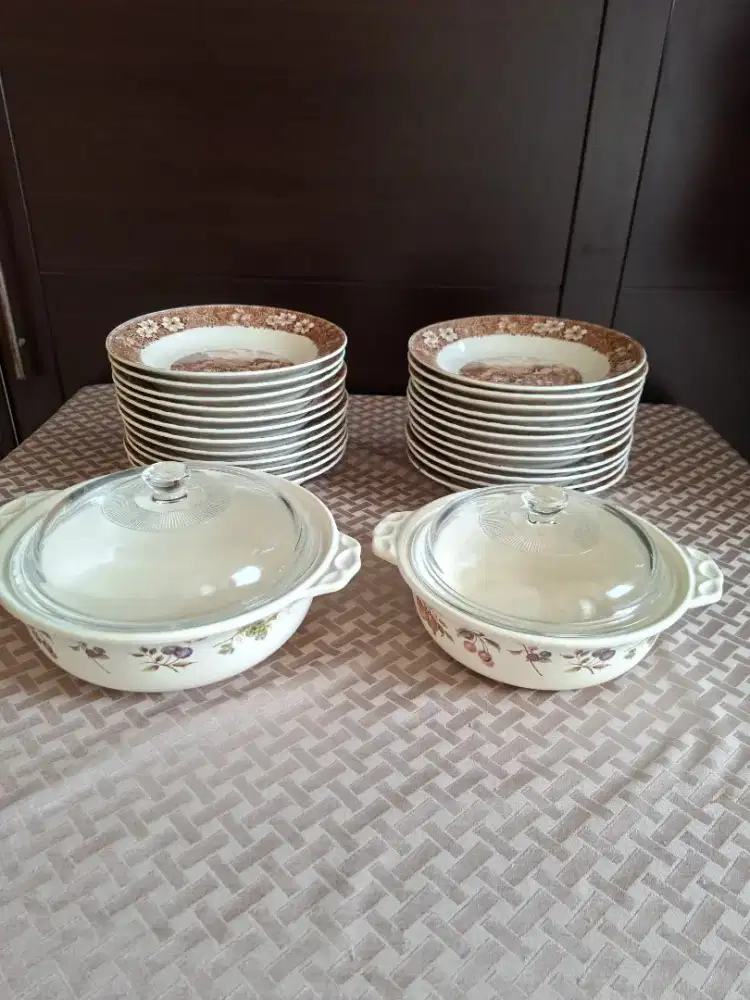 Piring makan vintage dan wadah saji antik keramik +tutup kaca.