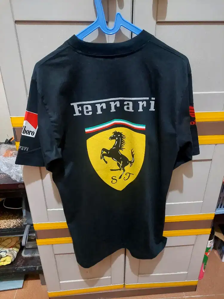 Kaos Ferrari x Marlboro