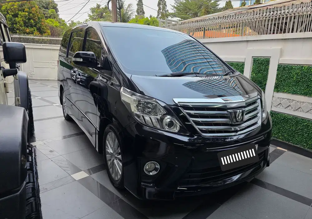Toyota Alphard 2.4 SC Premium Sound Tahun 2015