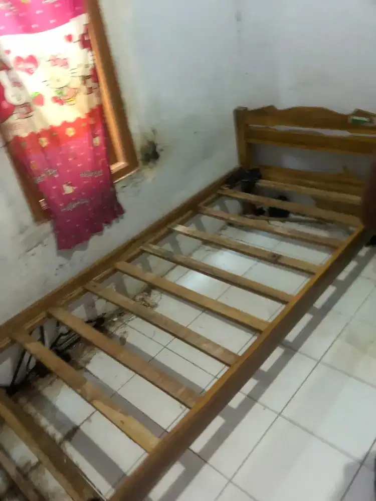 Dipan/Rangka Tempat Tidur Kayu 90x200