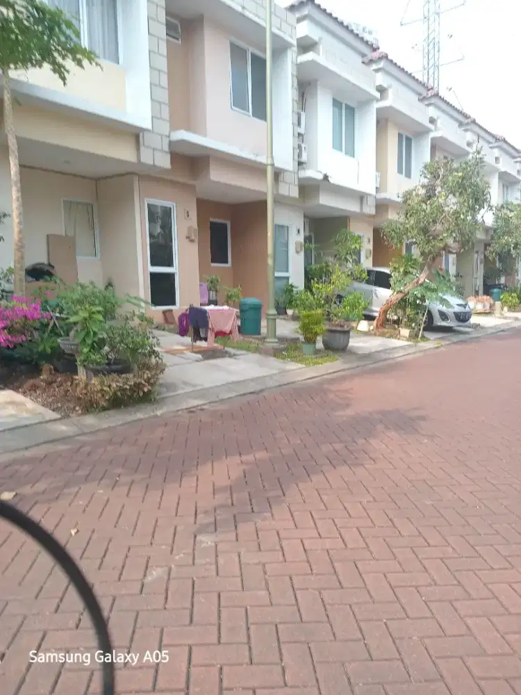 Dijuql disewakn runah vurginia village legok