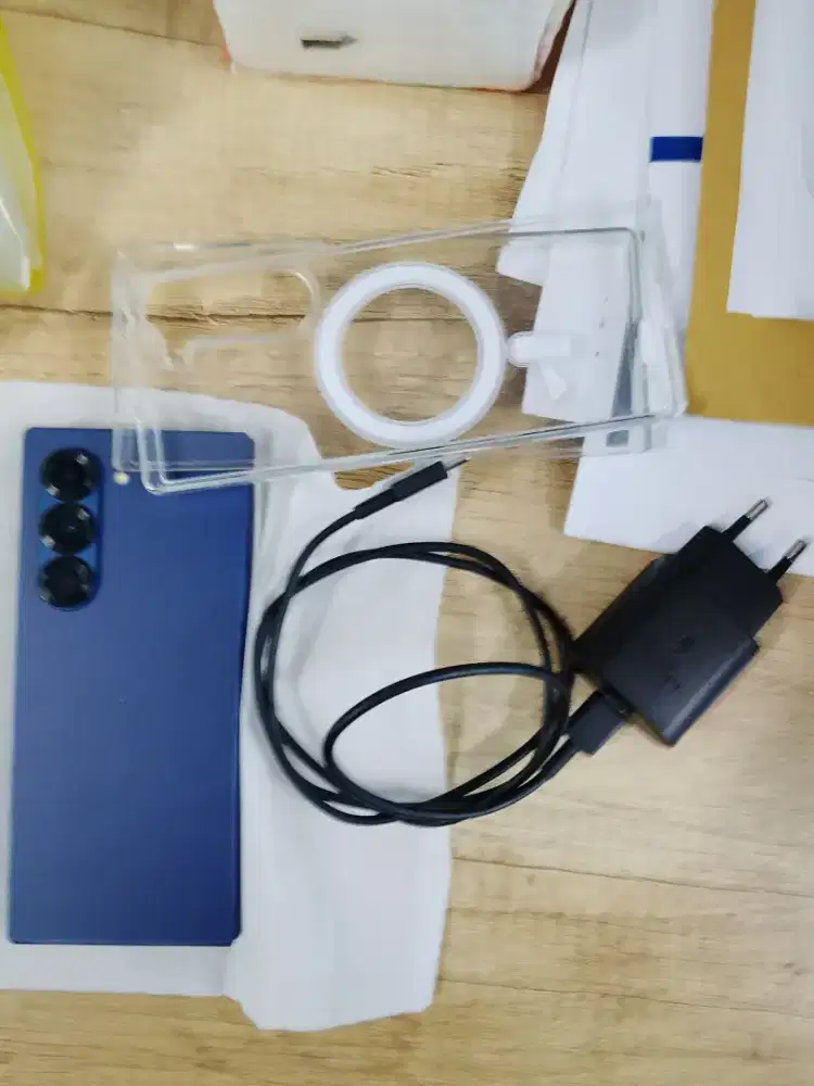 Samsung Galaxy Fold 6 12/256 minus