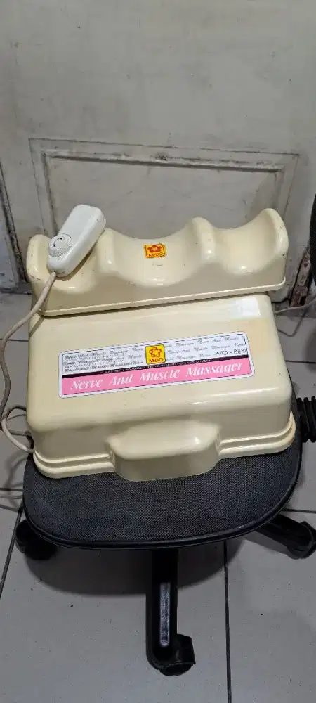 Mesin pijat (alat terapi ayunan)