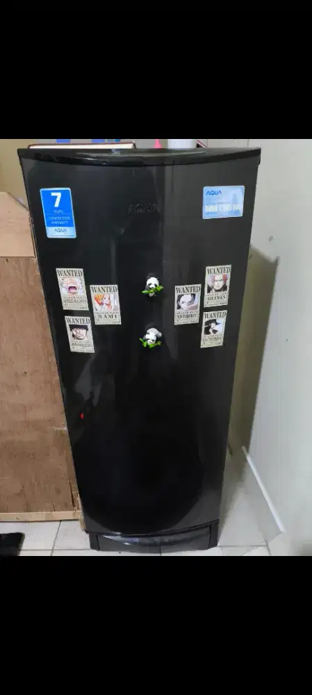 Kulkas 1 pintu merek Aqua kapasitas 170 liter