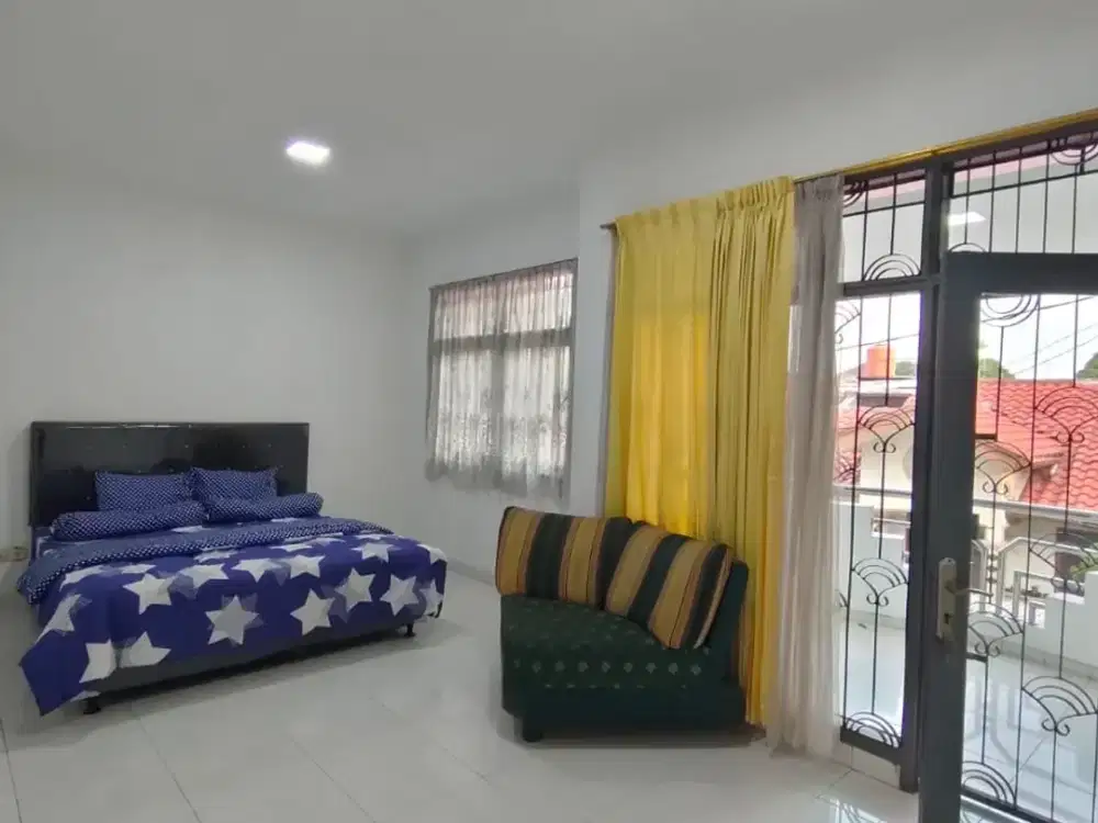 Rumah Cantik 5 Kamar Di Komplek Taman Sakura Indah, Bandung