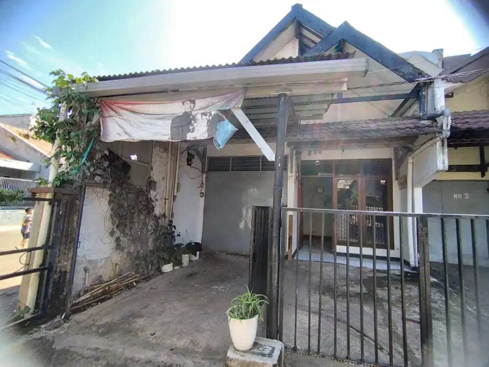 Rumah Hitung Tanah Di Sayap Jl. Peta, Bandung