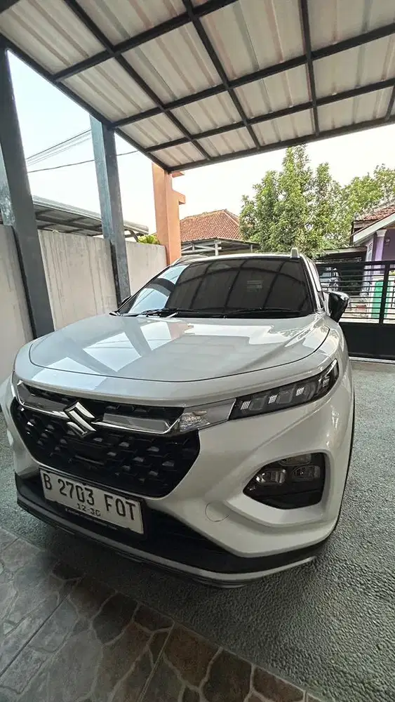 Suzuki FRONX SGX Hybrid Two Tone Type Tertinggi