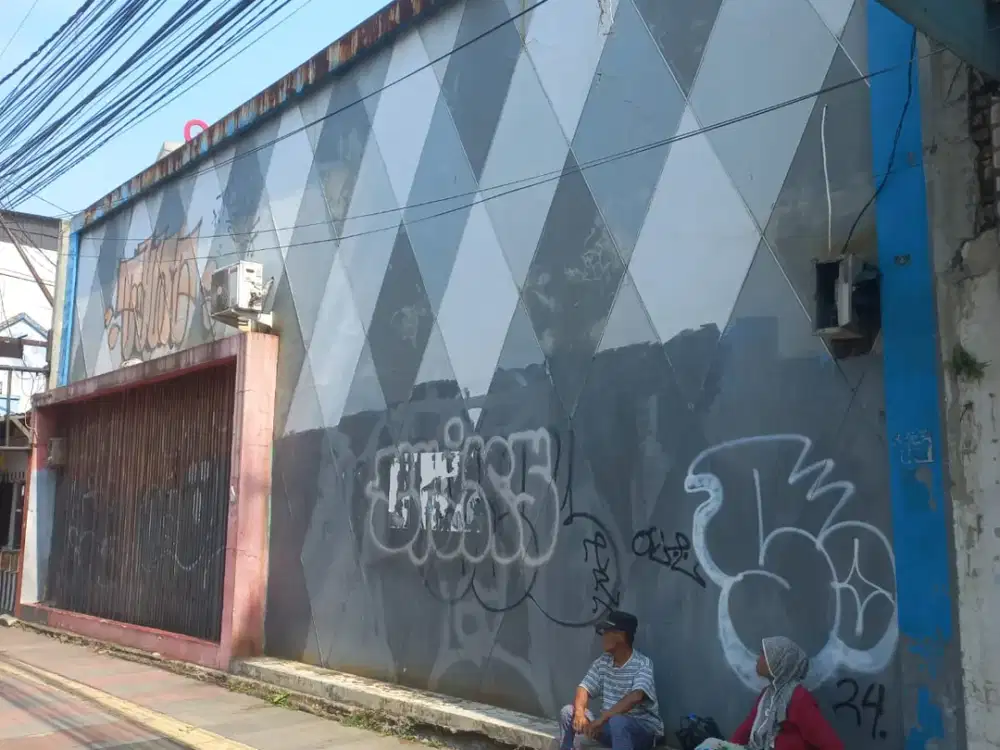 Rumah Luas Dan Besar Di Sudirman Mainroad, Bandung
