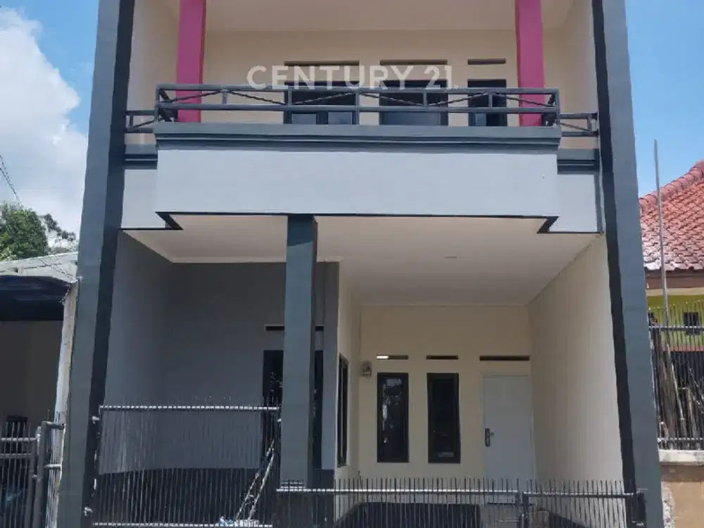 Rumah Baru Dalam Kompleks Perumahan Di Cimahi