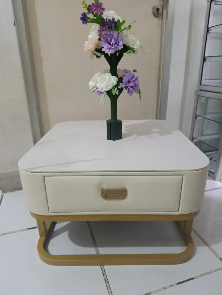 Jual meja minimalis, kondisi baru, Lok Pondok Cabe udik, Tangsel