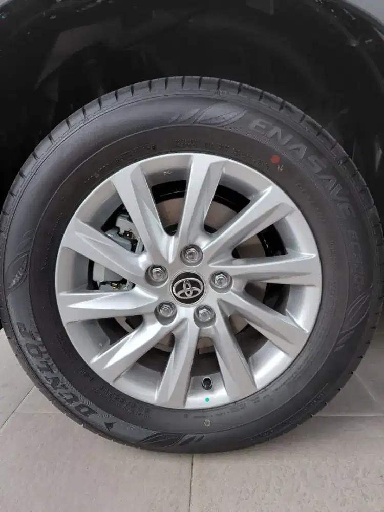 Velg dan Ban Innova Zenix G Hybrid 2026