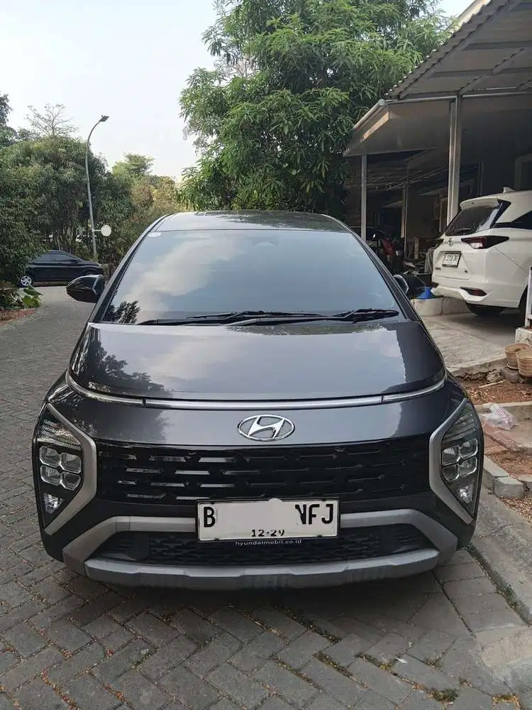 Hyundai Stargazer 2024 capt seat