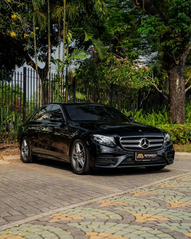 Mercedes-Benz E350 AMG Line W213 Black 2019