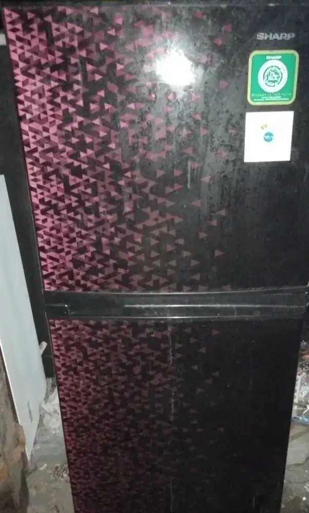 Kulkas 2 pintu merek Sharp