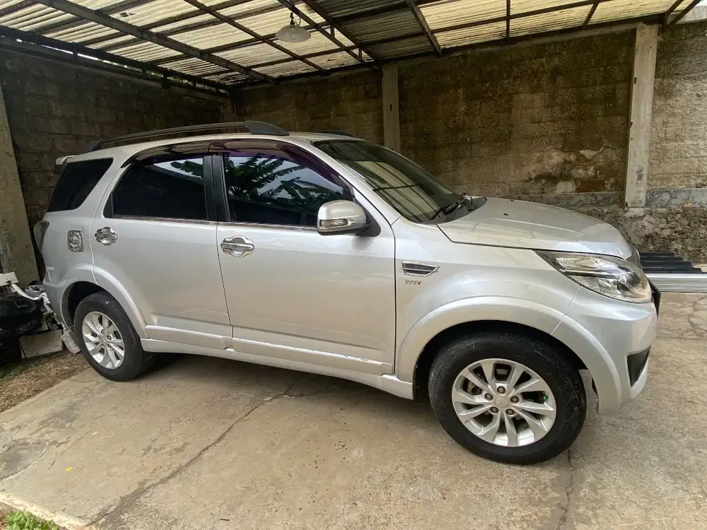 Daihatsu Terios R 1.5  2015 Manual