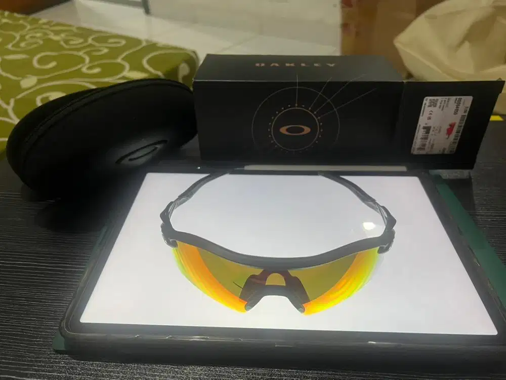 Oakley Radar Plate