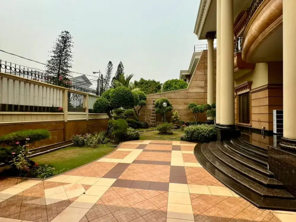 Dijual rumah mewah megah asri di Danau Indah Barat Jakarta Utara